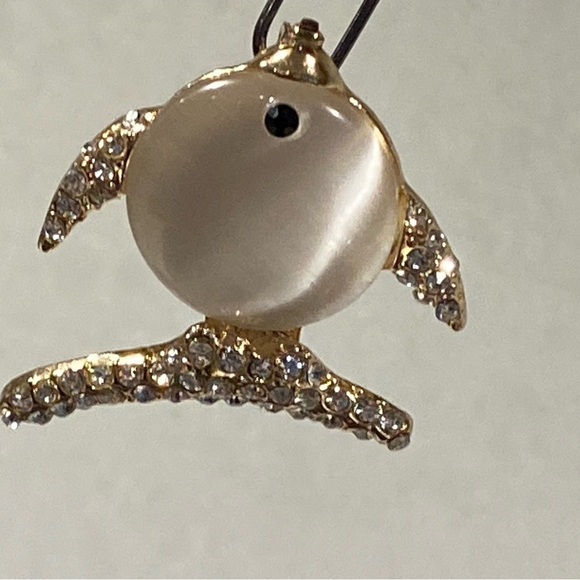 Gold Tone Jelly Belly Clear Rhinestones Fish Brooch Pin Unisex - Picture 3 of 9